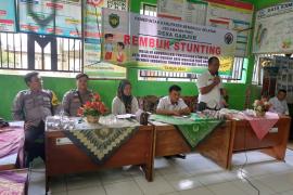 Hadir Dalam Rembuk Stunting di Desa Ganjuh, Bhabikamtibmas Sampaikan Imbauan