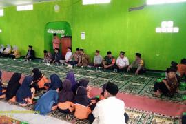 Bhabinkamtibmas Polsek Curup Hadiri Undangan Syukuran Tahfiz Qur'an Khairiyah Ponpes Ar-Rahmah