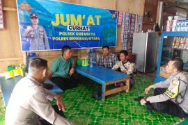 Tampung Aspirasi Masyarakat Polsek Giri Mulya Lakukan Jumat Curhat