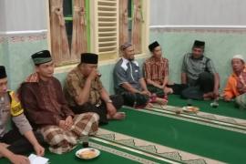 Hadir Dalam Kegiatan Masyarakat, Bhabinkamtibmas Polsek Curup Ikuti Rapat Pembebasan Lahan Masjid