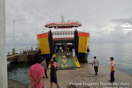 Polsek Enggano Lakukan Pengamanan Kedatangan Kapal