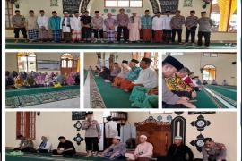 Jalin Komunikasi dan Silaturahmi, Polsek Teluk Segara Gelar Jumat Curhat Dengarkan Keluhan Warga