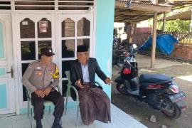 Bhabinkamtibmas Polsek Manna Kunjungi Tokoh Masyarakat, Tingkatkan Sinergitas