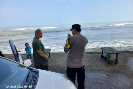 Polsek Kota Manna Lakukan Patroli Dialogis ke Pantai Pasar Bawah Manna, Wujudkan Kamtibmas kondusif 