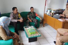 Bhabinkamtibmas Polsek Muara Bangkahulu Rapat Koordinasi Kamtibmas Bersama 3 Pilar Kelurahan 