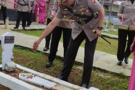 Jelang 1 Juli, Kapolres Bengkulu Utara Ziarah dan Tabur Bunga di TMP Ratu Samban Argamakmur 