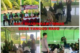Bhabinkamtibmas Polsek Pino Raya Monitoring Pelatihan Pembuatan Kue Kuliner di Desa Tanggo Raso 