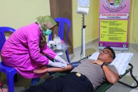 Hari Bhakti Adhyaksa, Kapolres dan Personel Polres Bengkulu Selatan Laksanakan Donor Darah 