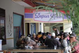 Jumat Berbagi, Polres Rejang Lebong Buka Dapur Umum Untuk Masyarakat 