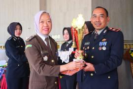 HUT Bhayangkara ke-77, Polsek Kota Manna Raih Juara Menembak
