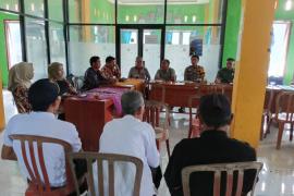 Bhabinkamtibmas Polsek Pino Hadir dalam Kegiatan MusrenbangDes di Desa Kebanjati 