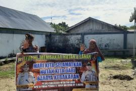 Anggota Polsek Enggano Laksanakan Sosialisasi Karhutla 