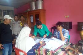 Bhabinkamtibmas Polsek Kaur Selatan Hadiri Penyaluran BLT DD di Desa Pengubaian