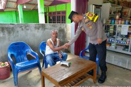Gelar Patroli Sambang Rutin, Bhabinkamtibmas Sampaikan Imbauan Kamtibmas 