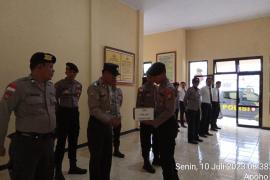 Rutin, Personel Polsek Enggano Melaksanakan Gerakan Sedekah Bersama