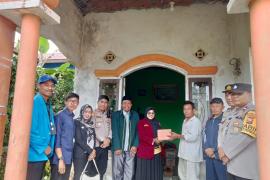Polsek Curup Bersama Mahasiswa KKN UNPARI, Berikan Bantuan Donasi Kepada Warga yang Mengalami Kebakaran 