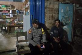 Polisi RW Polsek Padang Jaya Sambangi Masyarakat Berikan Imbauan Kamtibmas