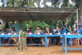 Polsek Giri Mulya Hadiri Pembukaan Turnamen Bola Voly di Desa Tanjung Anom