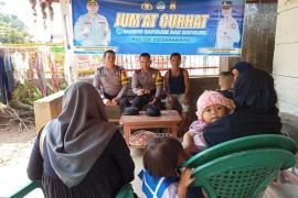Kapolsek Kotapadang Jumat Curhat Bersama Warga Desa Sukarami