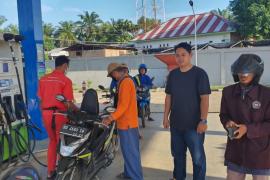 Unit Intel Polsek Giri Mulya Monitoring Penyaluran BBM di SPBU Giri Mulya