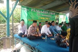 Polsek Giri Mulya Hadiri Pengajian MWCNU di Masjid Nurul Iman Desa Rena Jaya