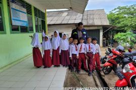 Police Goes To School, Polsek Nasal Sosialisasi Kamtibmas di  SD IT Darul Ulum