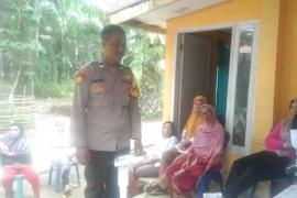 Personel Polsek Lais Sambangi Posyandu Lansia di Desa Jago Bayo