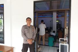 Polsek Giri Mulya Hadir di Tengah Masyarakat, Lakukan Pengamanan Sholat Jumat di masjid Al Huda