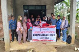 Dukung Percepatan Penurunan Stunting, Polsek Lais Dampingi Audit Kasus Stunting Di Desa Kalbang
