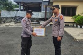 Peduli Kepada Masyarakat, Polsek Giri Mulya Lakukan Gerakan Sedekah Bersama