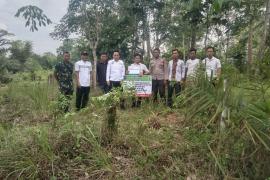 Kanit Binmas Polsek Air Besi Hadiri Titik Nol Pembuatan Jalan Usaha Tani di Desa Dusun Curup
