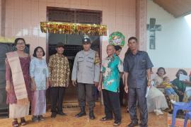 Antisipasi Gangguan Kamtibmas, Polsek Giri Mulya Amankan Perayaan Natal di Gereja GKSBS Giri Mulya