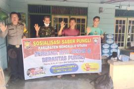 Sosialisasi Saber Pungli Bhabinkamtibmas Polsek Giri Mulya Turun Langsung ke Desa Binaan