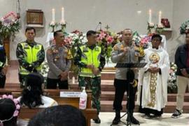 Sinergi TNI-Polri, Kapolres Rejang Lebong dan Dandim 0409 Pantau Perayaan Natal di Gereja 
