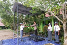 Police Go To School, Kapolsek Giri Mulya Menjadi Pembina Upacara di SMAN 9 Bengkulu Utara