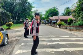 Polsek Batiknau Melakukan Pengaturan Lalin di Titik-titik Rawan