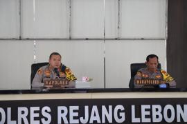 Pelaksanaan Ops Ketupat 2024, Kapolres Rejang Lebong dan PJU serta Kapolsek Jajaran Ikuti Zoom Meeting