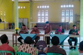 Polsek Giri Mulya Hadiri Kegiatan Penyaluran BLT DD di Desa Giri Mulya