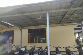 Beri Rasa Aman Polsek Batiknau Membuka Penitipan Kendaraan Bermotor Bagi Pemudik