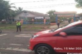 Personel Polsek Selebar Laksanakan Pengamanan, Pengaturan Arus Lalu Lintas di Sekolah di SDN 16 Kota Bengkulu