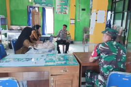 Jalin Sinergitas, Bhabinkamtibmas Sambangi Pemdes Duduk Bersama Ciptakan Kamtibmas yang Kondusif   