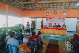 Kanit Binmas dan Kanit Patroli Polsek Talo Hadiri FGD di Desa Hargo Binangun