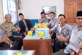 Bhabinkamtibmas Polsek Selebar Hadiri Undangan Pelepasan Siswa-Siswi Kelas IX SMPN 5 kota Bengkulu