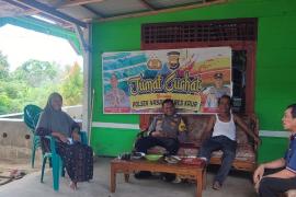 Bersama Warga Desa Ulak Pandan Polsek Nasal Gelar Jumat Curhat