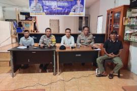 Personel Polsek Bermani Ulu Jumat Curhat Sampaikan Pesan Kamtibmas 