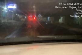 Optimalakan Pelayanan kepada Warga, Polsek Sindang Kelingi Lakukan Pengawalan di Jalan Lintas Curup-Lubuklinggau