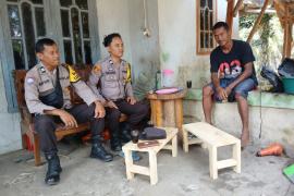 Bhabinkamtibmas Polsek Sukaraja Laksanakan Sambang ke Desa Jenggalu Sampaikan Imbauan Kamtibmas 