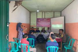 Sambang, Bhabinkamtibmas Polsek Lebong Selatan Ikuti Rapat Pleno Terbuka DPSHP di Kelurahan Tes