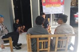 Polsek Sukaraja Melaksanakan Kegiatan Sambang Desa Dalam Rangka Upaya Cooling System Pada Masa Jelang Pemilukada Serentak 2024