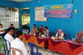 Bhabinkamtibmas Polsek Lebong Selatan Hadiri Monev DD dan ADD di Desa Karang Dapo Bawah